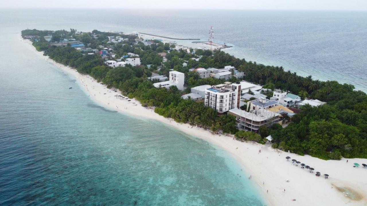 Ukulhas Villa Beach Hotel Exterior photo